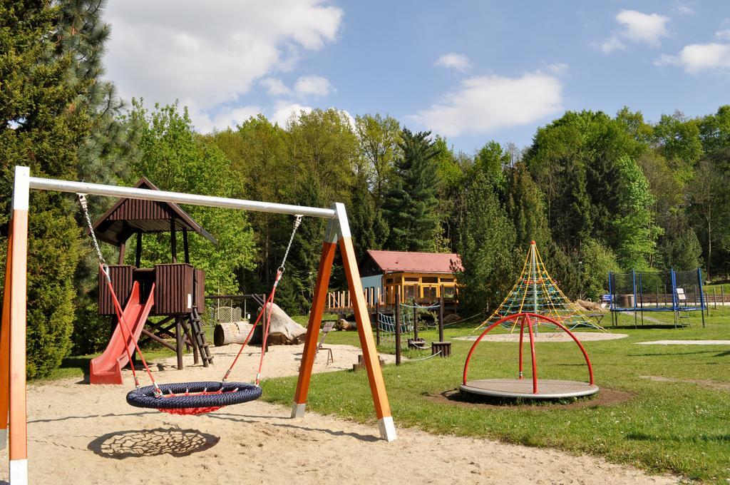 Sporthotel Barborka Hluboká nad Vltavou Exterior foto